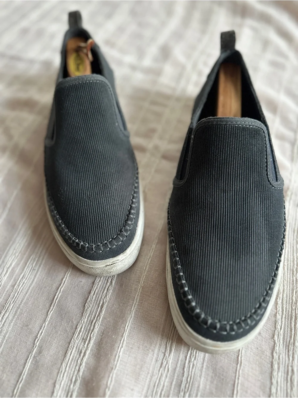 CLARKS Kessell Slip Dark Grey Corduroy Moc Toe Slip On Sneakers Men's | 12